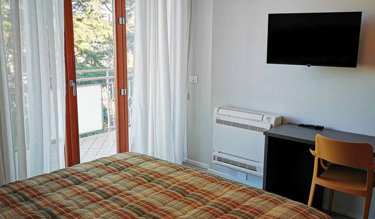 Casa Dora Ξενοδοχείο Τσεζένα Εξωτερικό φωτογραφία